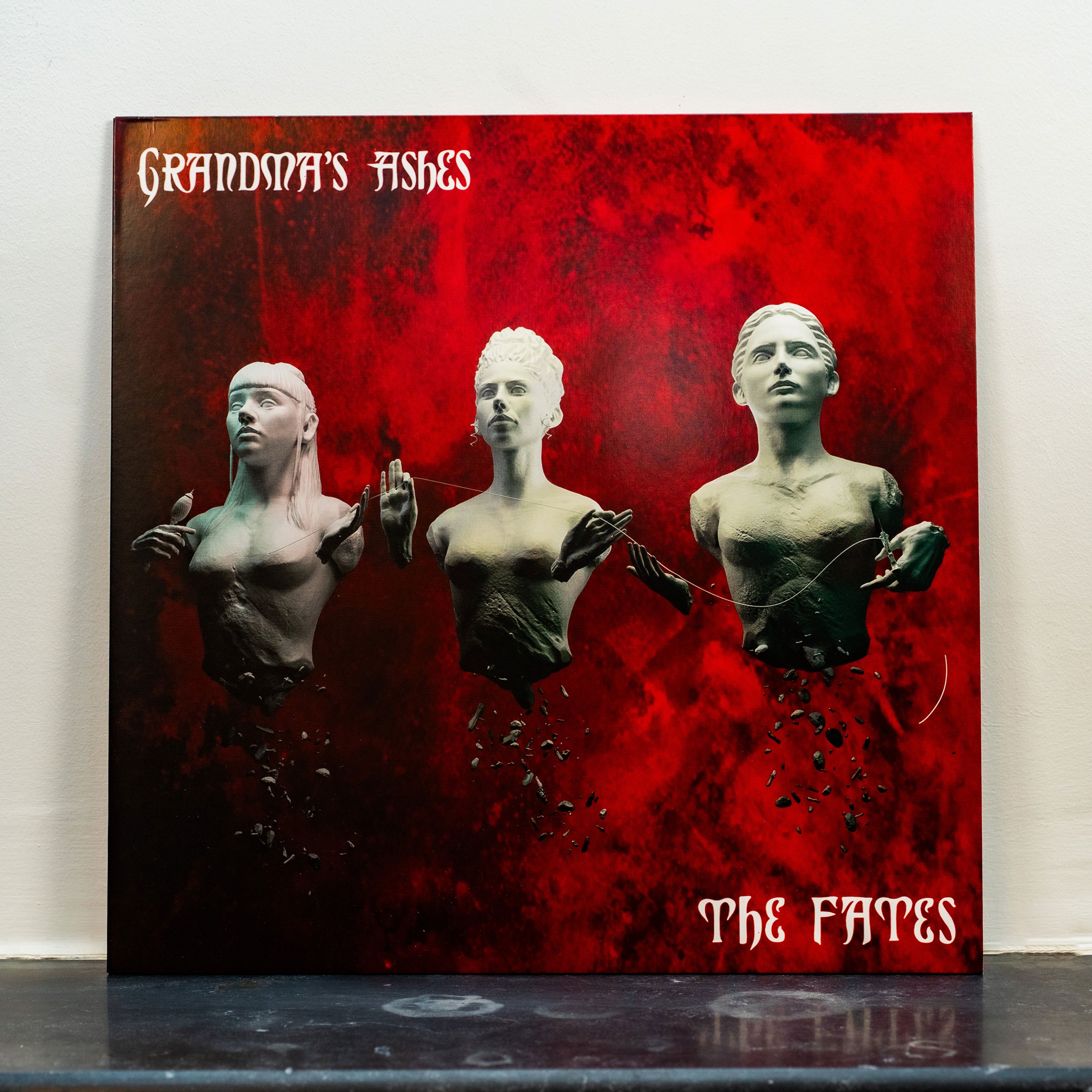 GRANDMA'S ASHES - The Fates (Vinyle)