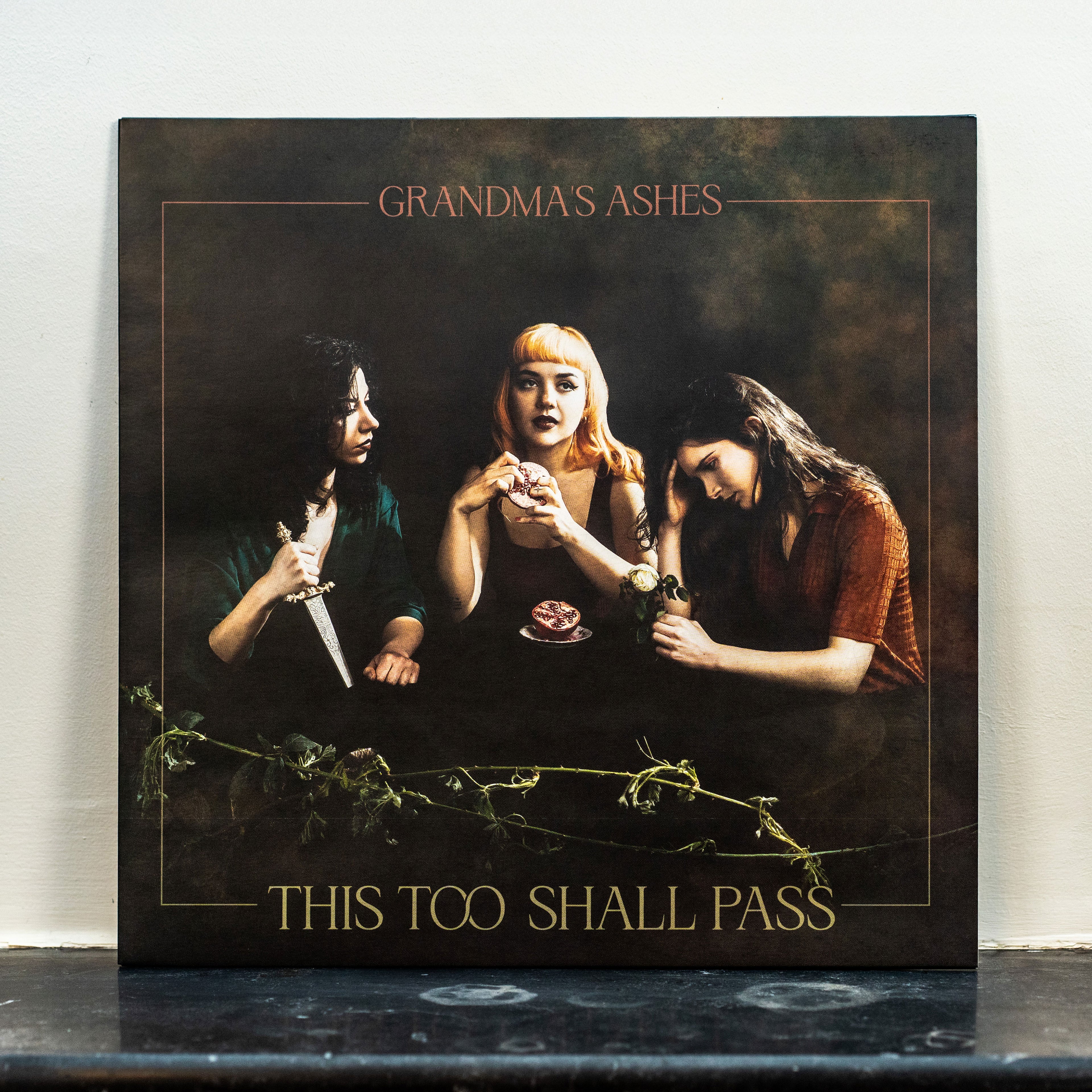GRANDMA'S ASHES - This Too Shall Pass (Vinyle)